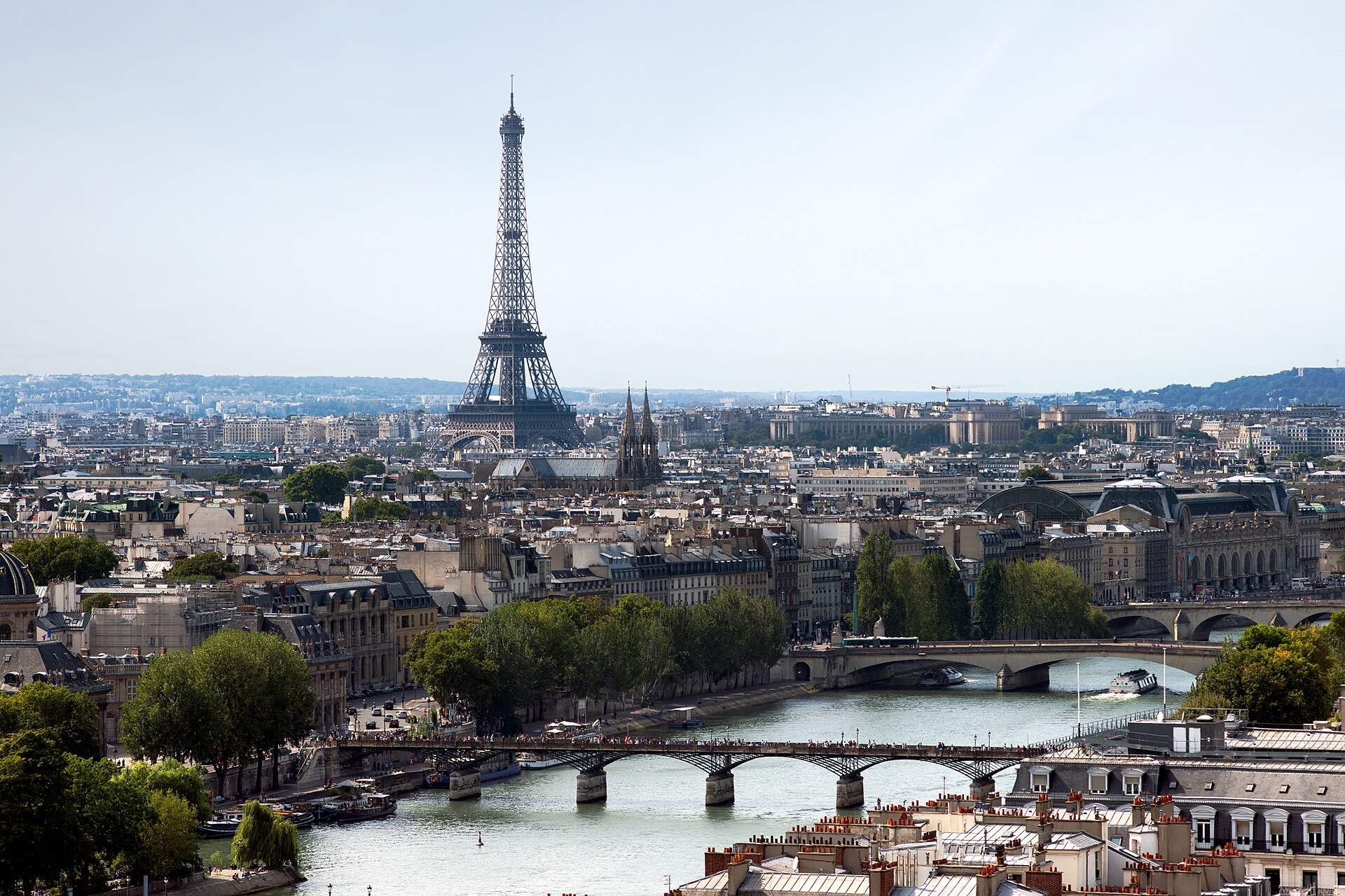 The Seine bridges and Eiffel Tower in Paris
