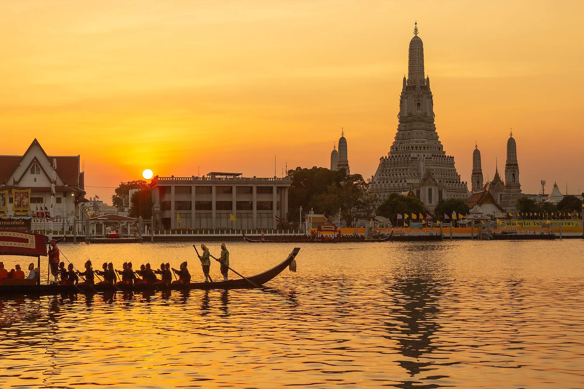 Wat Arun on the Chao Phraya River at sunset, Bangkok