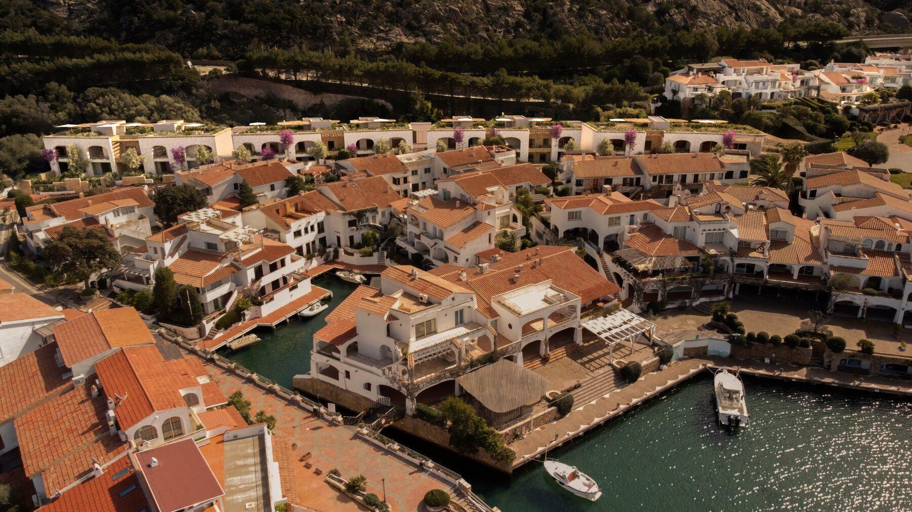 W Residences Sardinia – Poltu Quatu — Arzachena, Italy